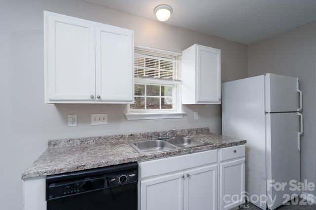 8016 Bronze Pike Drive, Charlotte, NC 28273