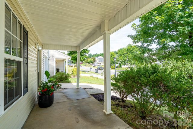 8016 Bronze Pike Drive, Charlotte, NC 28273