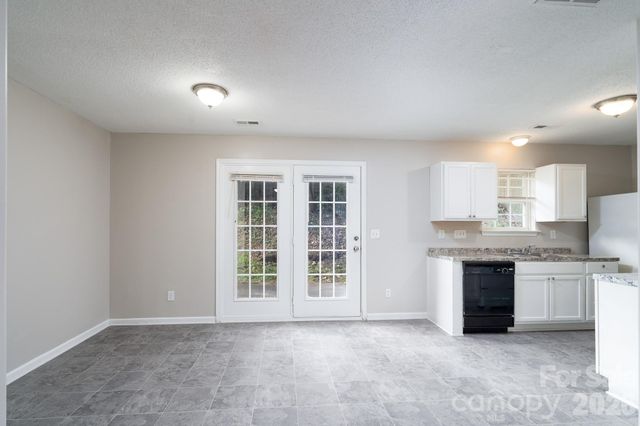 8016 Bronze Pike Drive, Charlotte, NC 28273