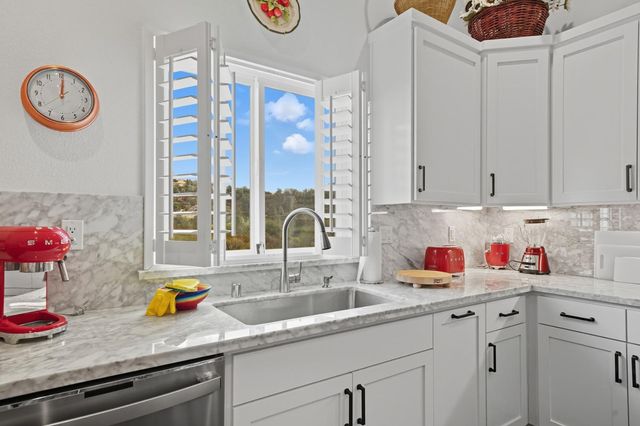 9166 Lakeside Dr, Mountain Ranch, CA 95246