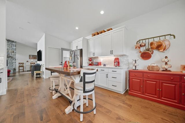 9166 Lakeside Dr, Mountain Ranch, CA 95246