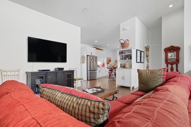 9166 Lakeside Dr, Mountain Ranch, CA 95246