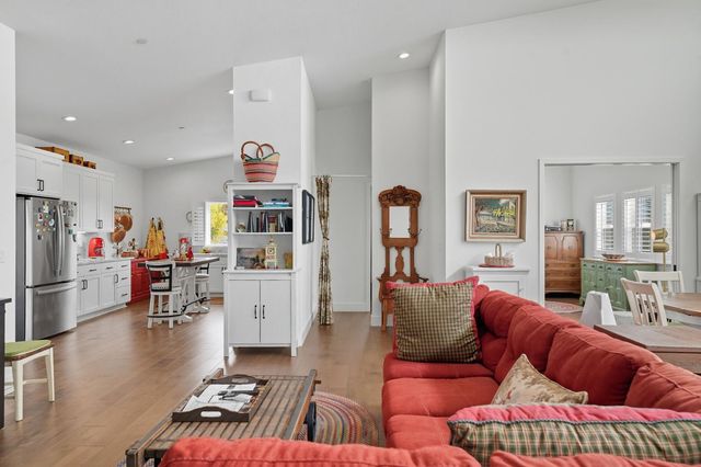 9166 Lakeside Dr, Mountain Ranch, CA 95246