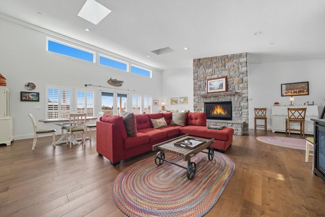 9166 Lakeside Dr, Mountain Ranch, CA 95246