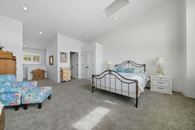 9166 Lakeside Dr, Mountain Ranch, CA 95246