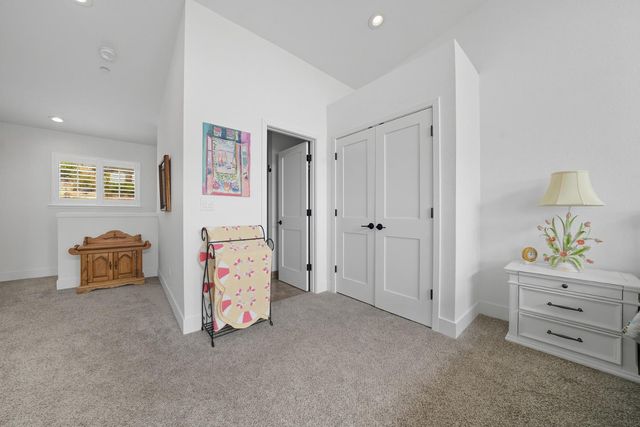 9166 Lakeside Dr, Mountain Ranch, CA 95246