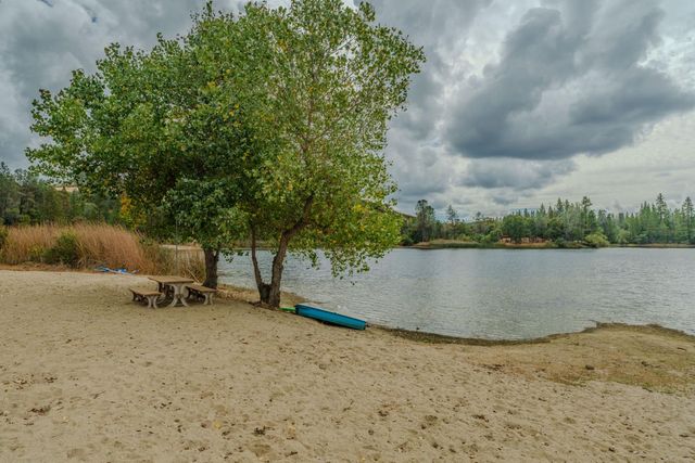 9166 Lakeside Dr, Mountain Ranch, CA 95246