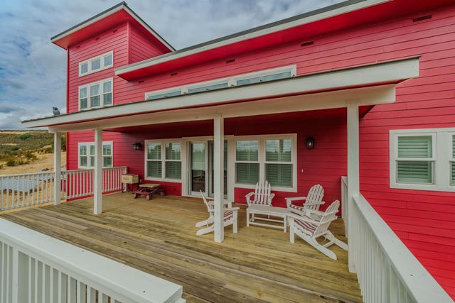 9166 Lakeside Dr, Mountain Ranch, CA 95246