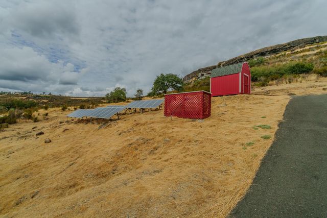 9166 Lakeside Dr, Mountain Ranch, CA 95246