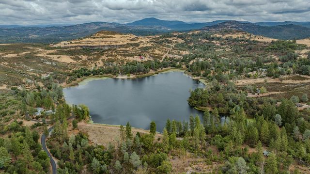 9166 Lakeside Dr, Mountain Ranch, CA 95246