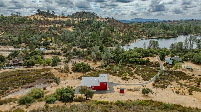 9166 Lakeside Dr, Mountain Ranch, CA 95246