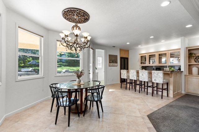 10000 Hadleigh Dr, Orangevale, CA 95662