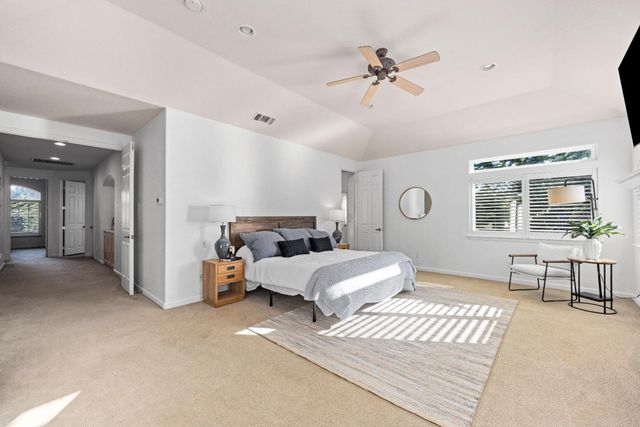 10000 Hadleigh Dr, Orangevale, CA 95662