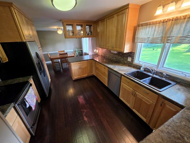 257 Crestview Avenue, Waterloo, IA 50701