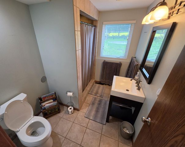 257 Crestview Avenue, Waterloo, IA 50701