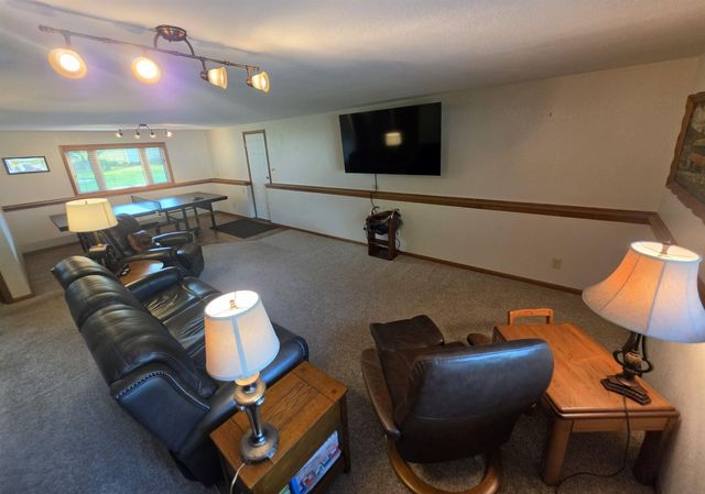 257 Crestview Avenue, Waterloo, IA 50701