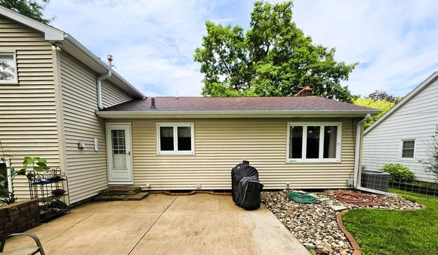 257 Crestview Avenue, Waterloo, IA 50701