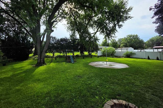 257 Crestview Avenue, Waterloo, IA 50701