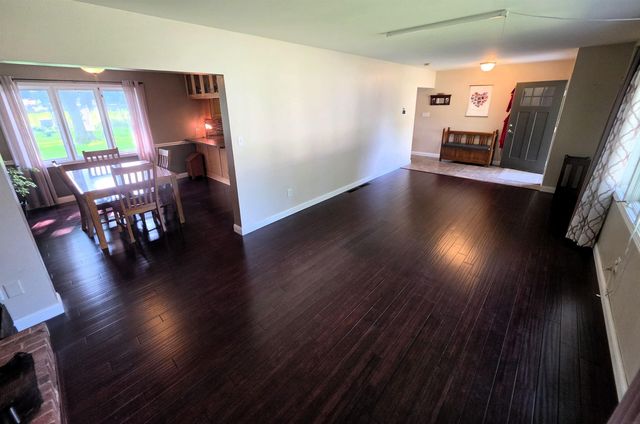257 Crestview Avenue, Waterloo, IA 50701