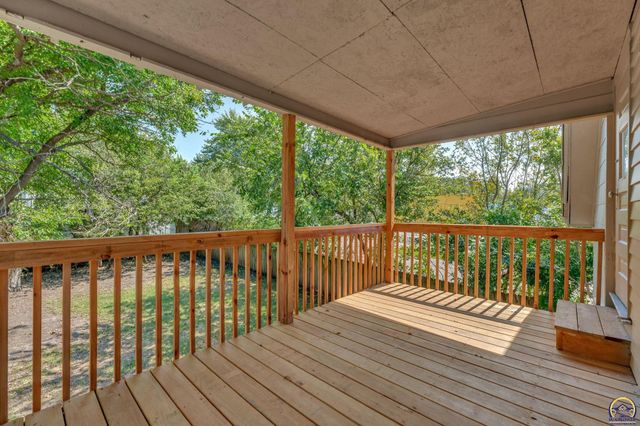 932 SW MacVicar AVE, Topeka, KS 66606