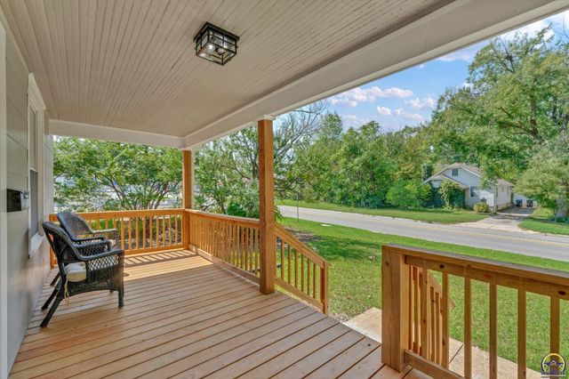 932 SW MacVicar AVE, Topeka, KS 66606