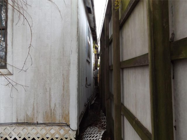 437 8th Street, Dickinson, TX 77539