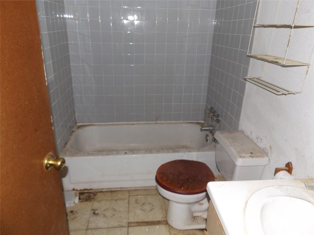 437 8th Street, Dickinson, TX 77539