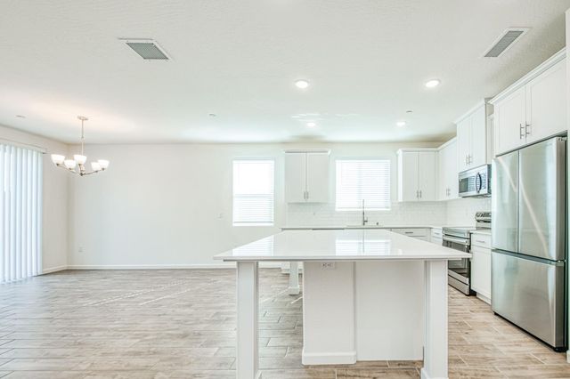 1165 Significant Way W, Madera, CA 93636