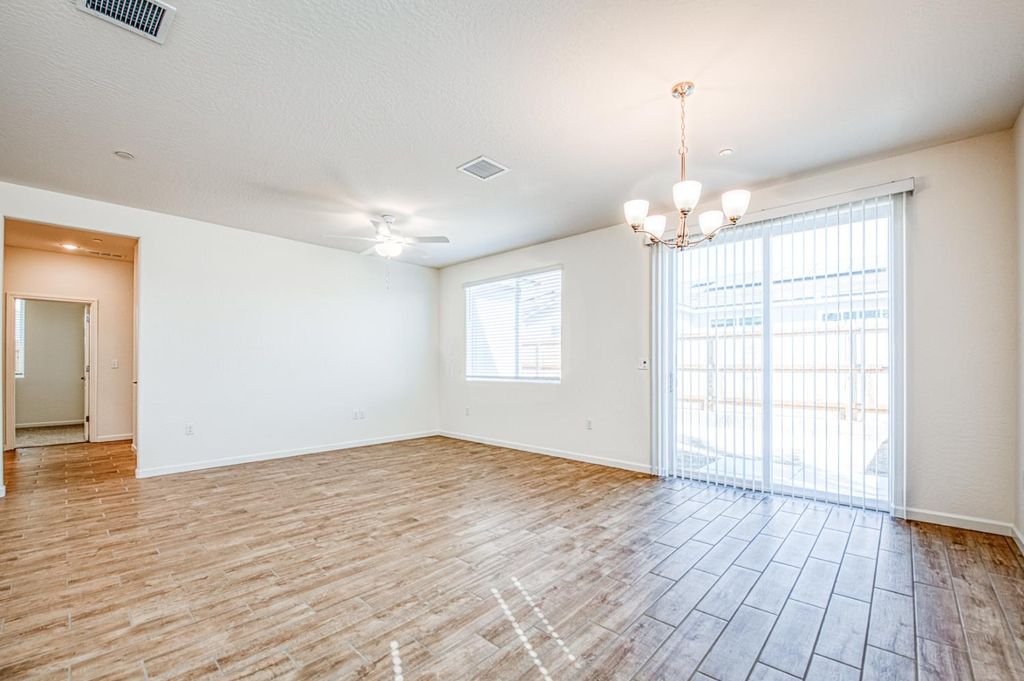 Image 13 of property listing at 1165 Significant Way W, Madera, CA 93636