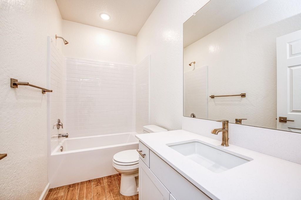Image 17 of property listing at 1165 Significant Way W, Madera, CA 93636