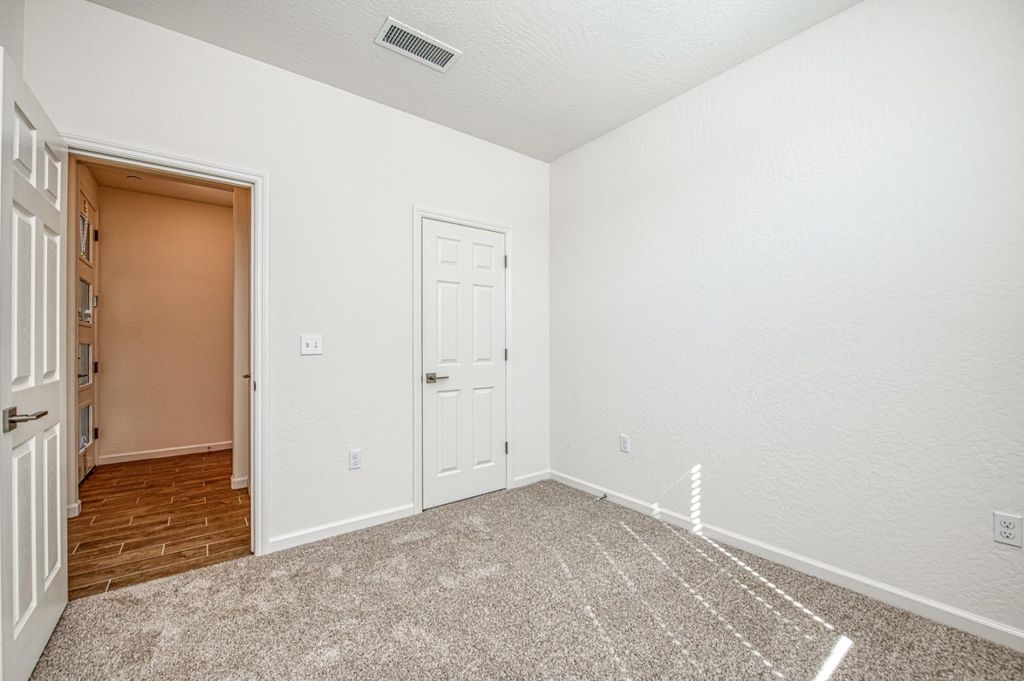 Image 19 of property listing at 1165 Significant Way W, Madera, CA 93636