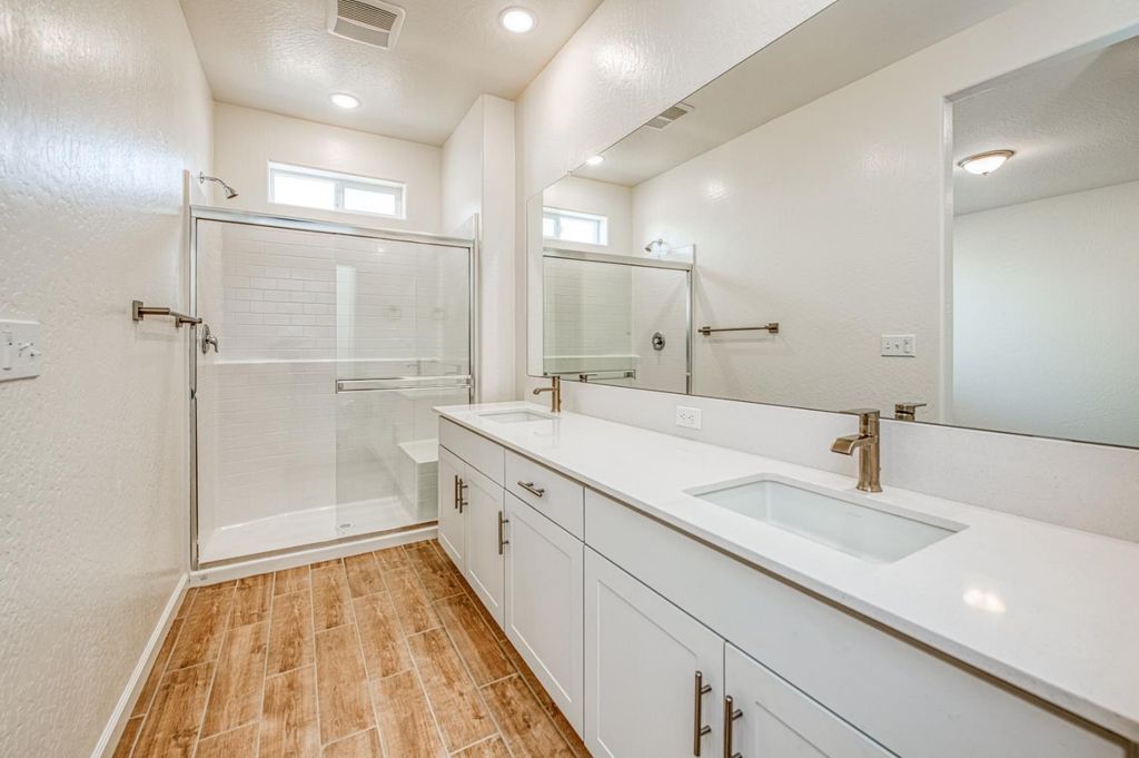 Image 26 of property listing at 1165 Significant Way W, Madera, CA 93636