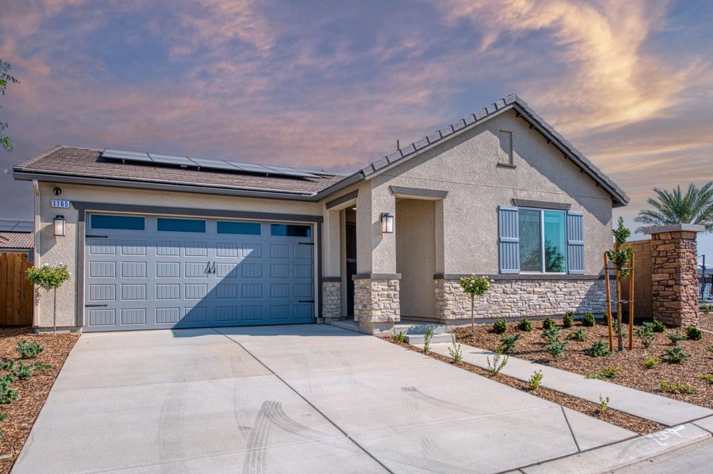 Image 3 of property listing at 1165 Significant Way W, Madera, CA 93636