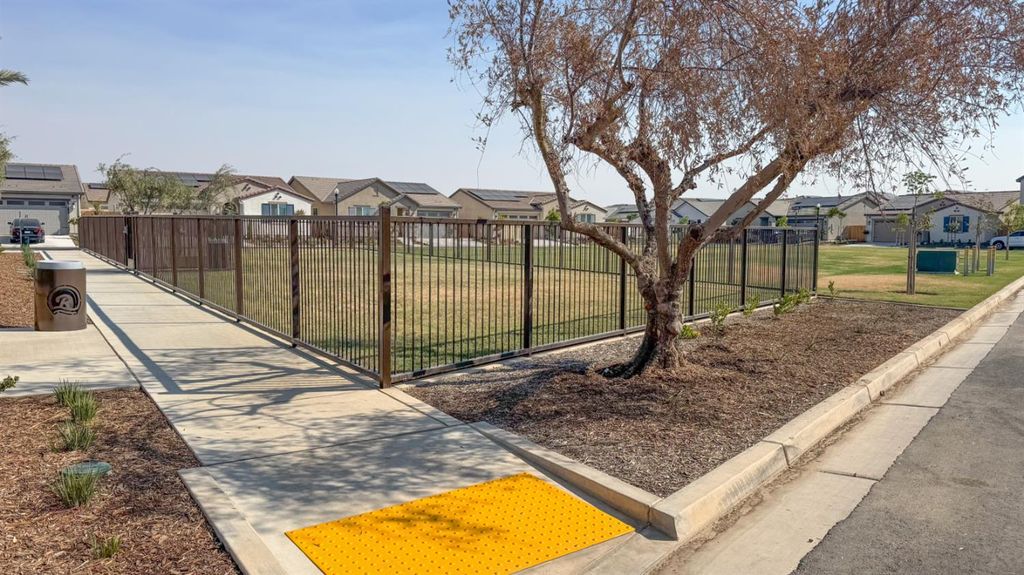 Image 32 of property listing at 1165 Significant Way W, Madera, CA 93636
