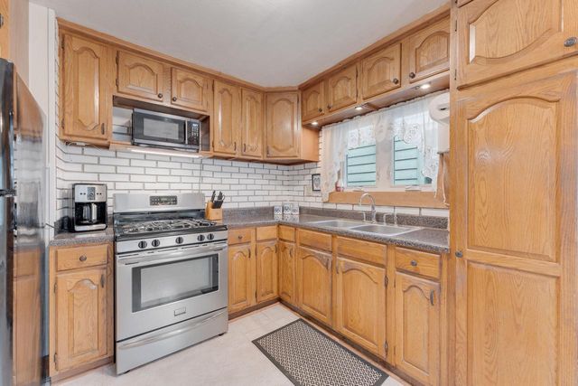 528 Oak Park COURT, Milwaukee, WI 53214
