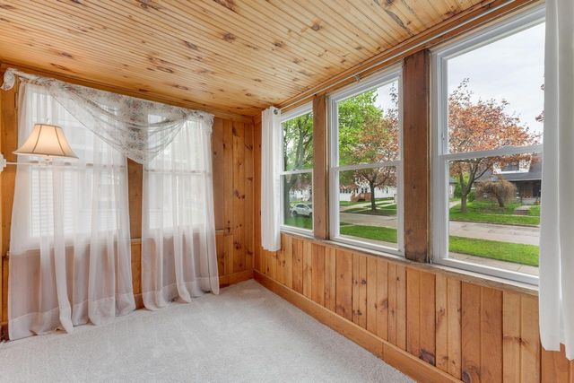 528 Oak Park COURT, Milwaukee, WI 53214
