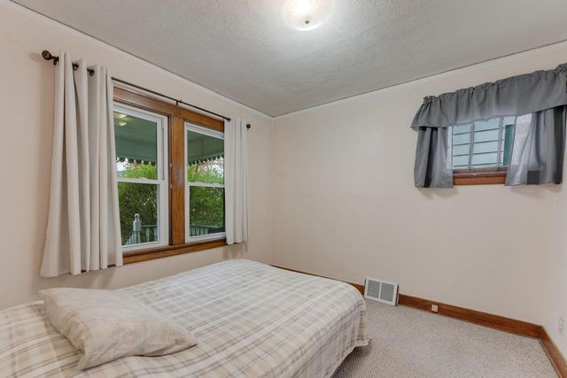 528 Oak Park COURT, Milwaukee, WI 53214