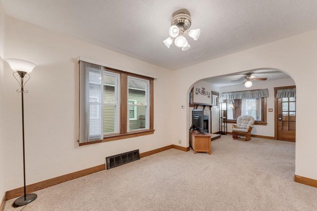 528 Oak Park COURT, Milwaukee, WI 53214