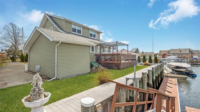 62 W 1st Street, Freeport, NY 11520