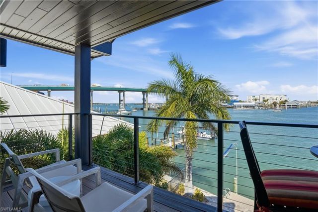 280 Primo DR, Fort Myers Beach, FL 33931