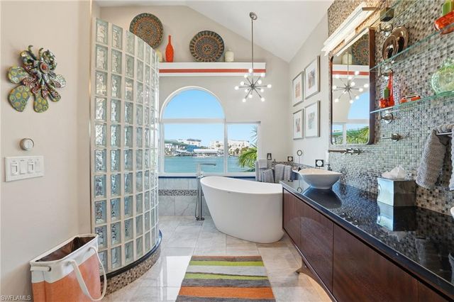 280 Primo DR, Fort Myers Beach, FL 33931