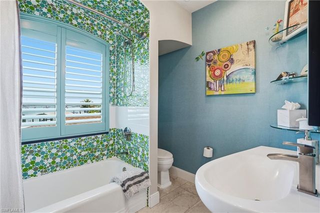 280 Primo DR, Fort Myers Beach, FL 33931