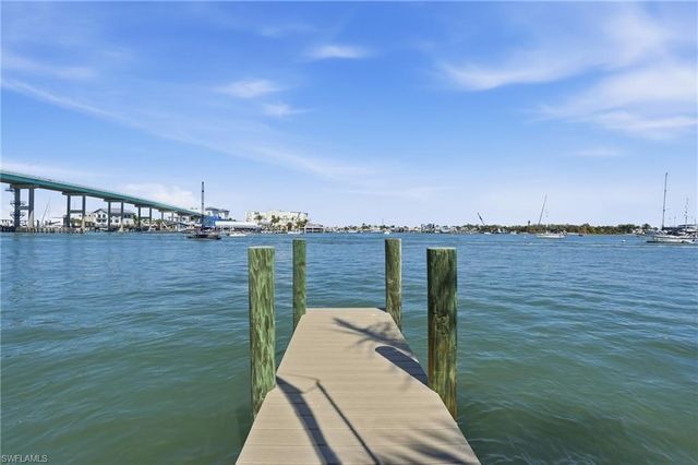 280 Primo DR, Fort Myers Beach, FL 33931