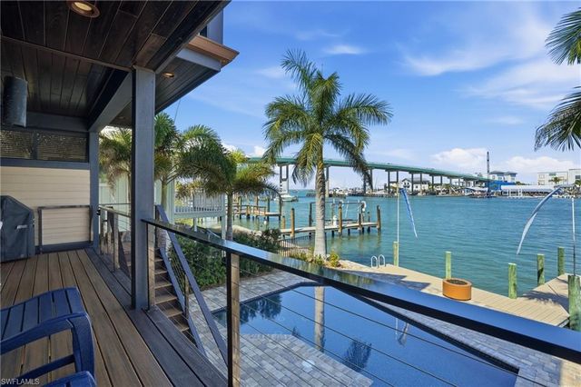 280 Primo DR, Fort Myers Beach, FL 33931