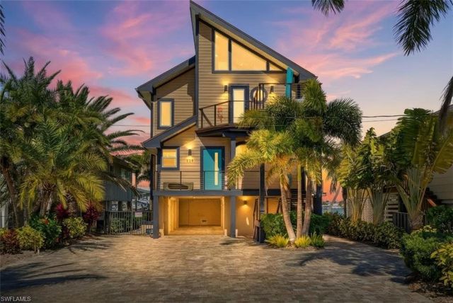 280 Primo DR, Fort Myers Beach, FL 33931