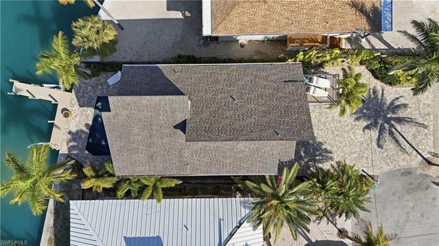 280 Primo DR, Fort Myers Beach, FL 33931