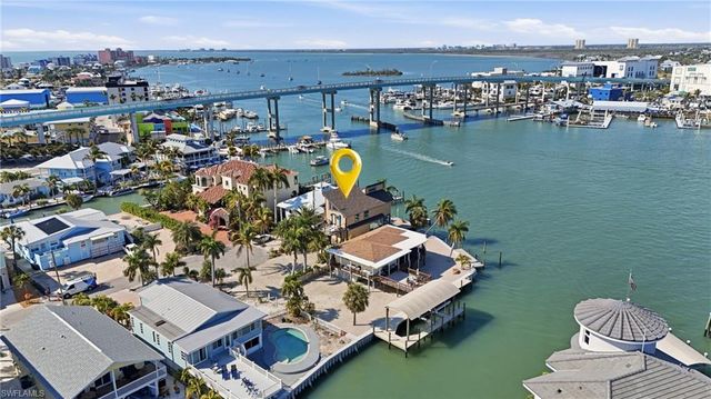 280 Primo DR, Fort Myers Beach, FL 33931