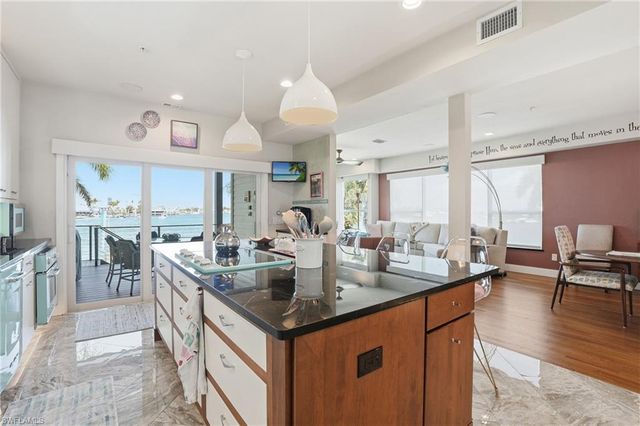 280 Primo DR, Fort Myers Beach, FL 33931