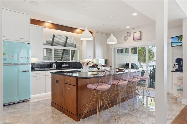 280 Primo DR, Fort Myers Beach, FL 33931