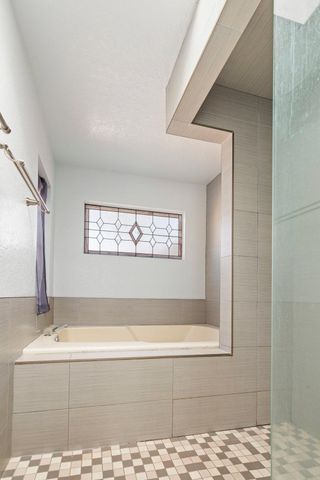 7300 Freedom Court NE, Albuquerque, NM 87109